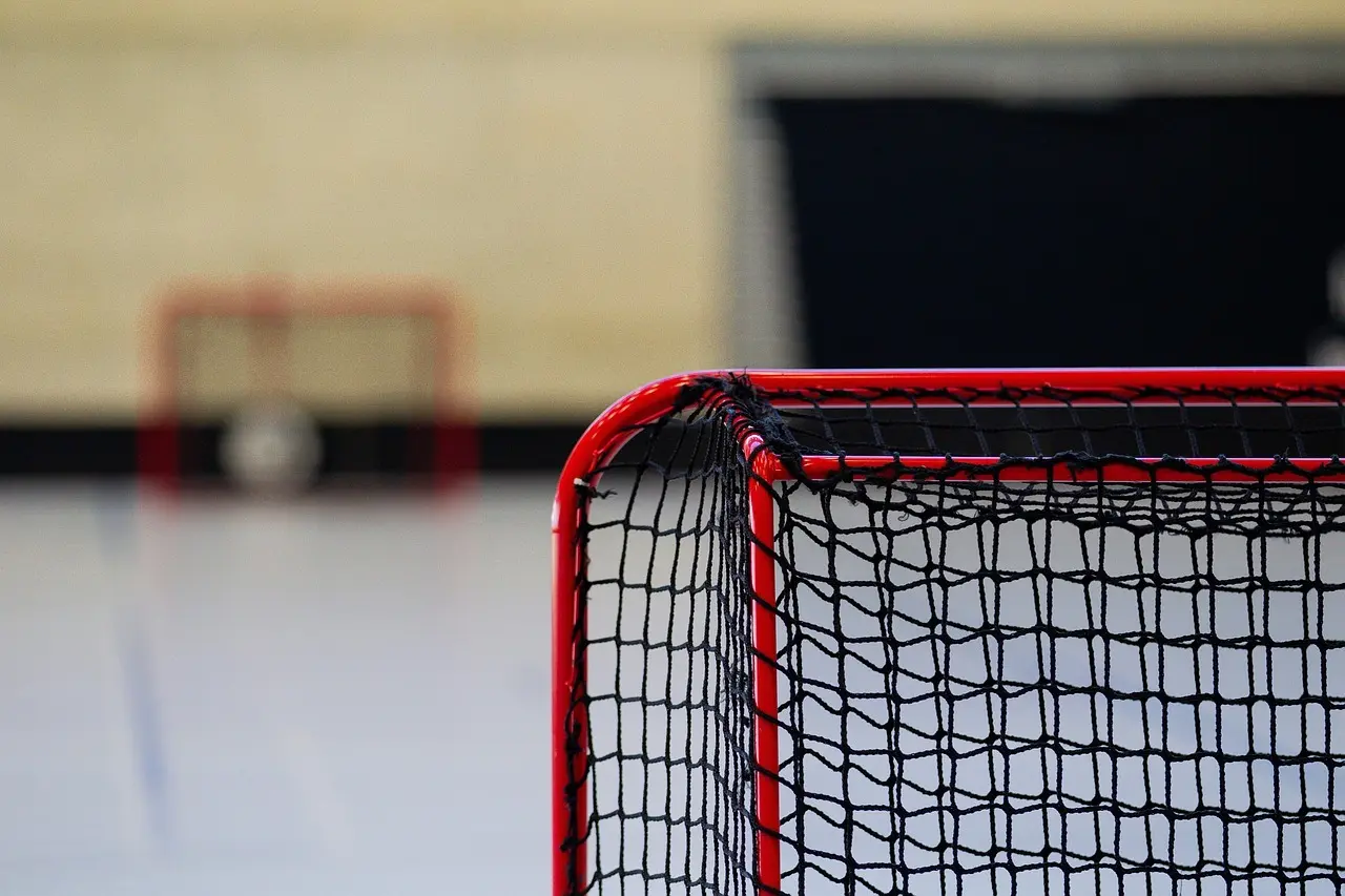 Hockeymål med rød ramme